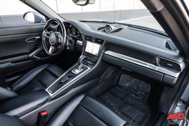 2017 Porsche 911 Carrera