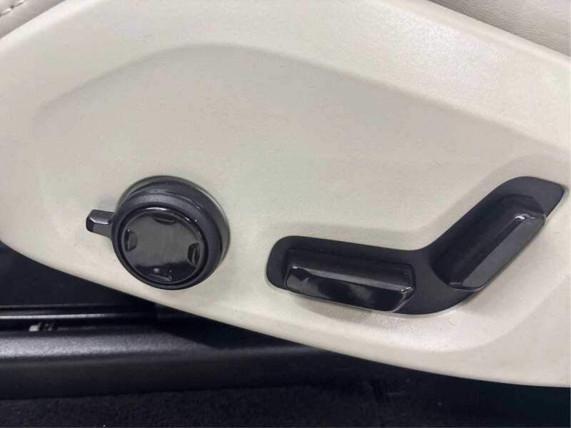 2020 Volvo XC90 T6 Inscription 6-Passenger