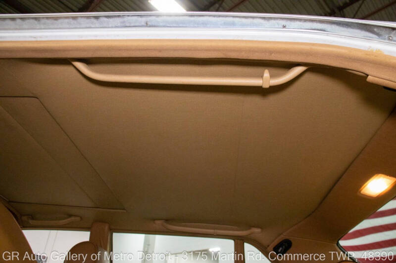 1991 Mercedes-Benz 560-Class 560 SEL