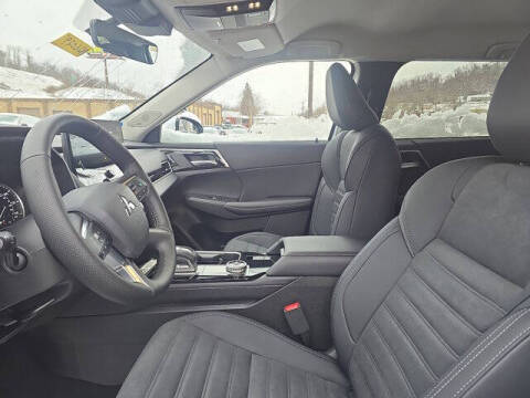 2026 Mitsubishi Outlander SE