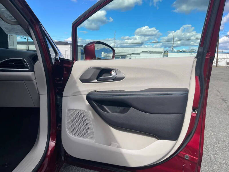 2021 Chrysler Pacifica Touring