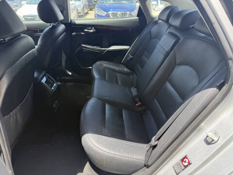2017 Kia Cadenza Premium
