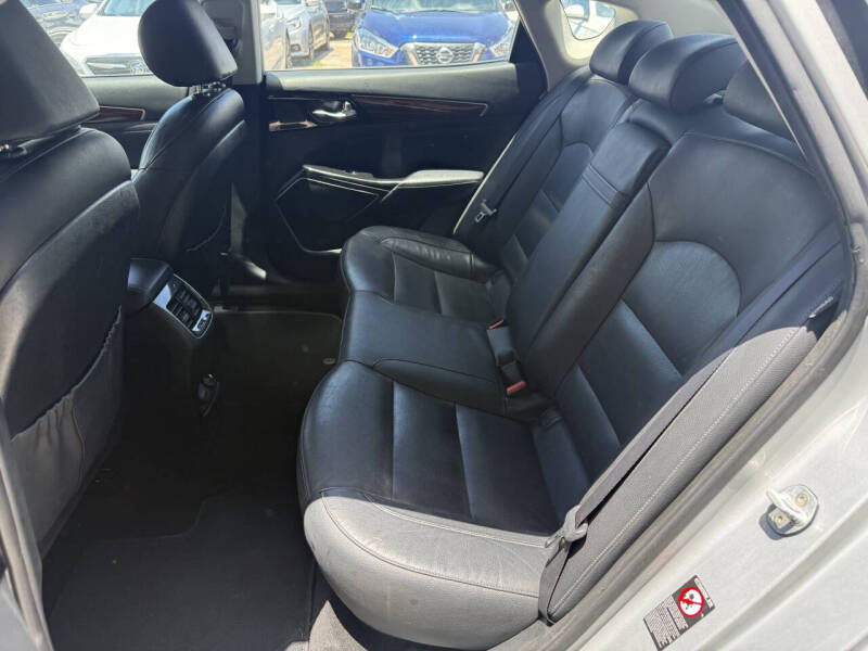 2017 Kia Cadenza Premium