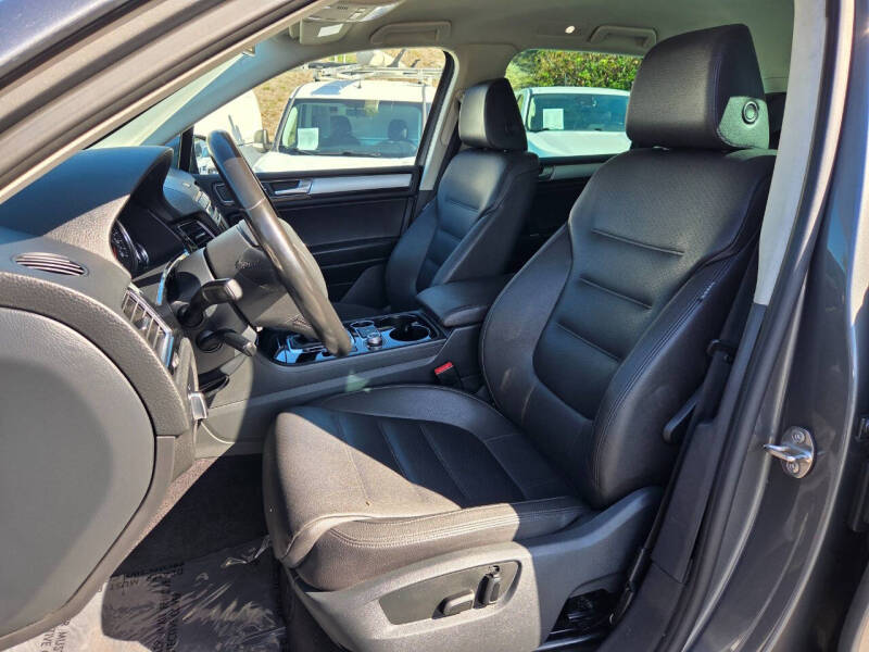 2015 Volkswagen Touareg V6 Sport