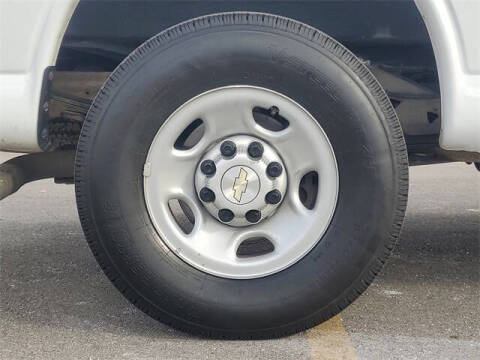 2023 Chevrolet Express 2500