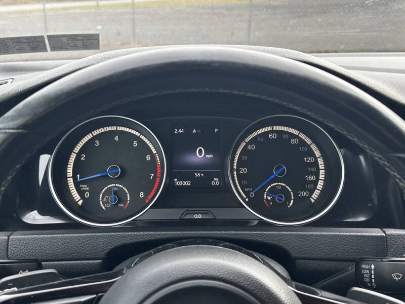 2017 Volkswagen Golf R 4Motion