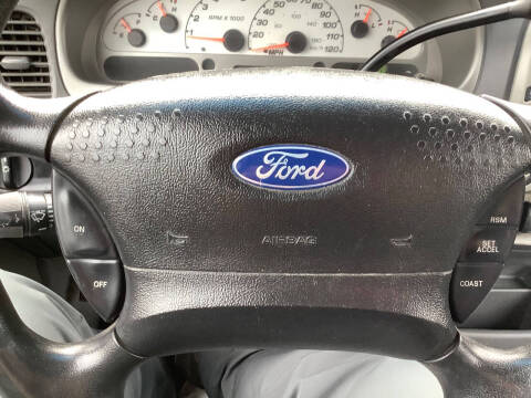 2004 Ford Explorer Sport Trac XLS