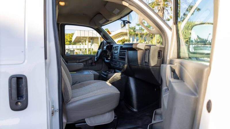 2023 Chevrolet Express 2500