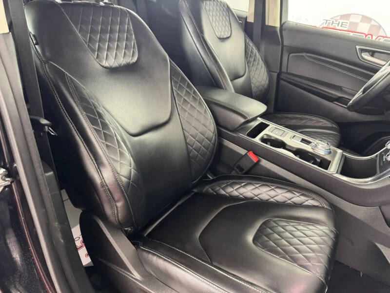 2023 Ford Edge Titanium