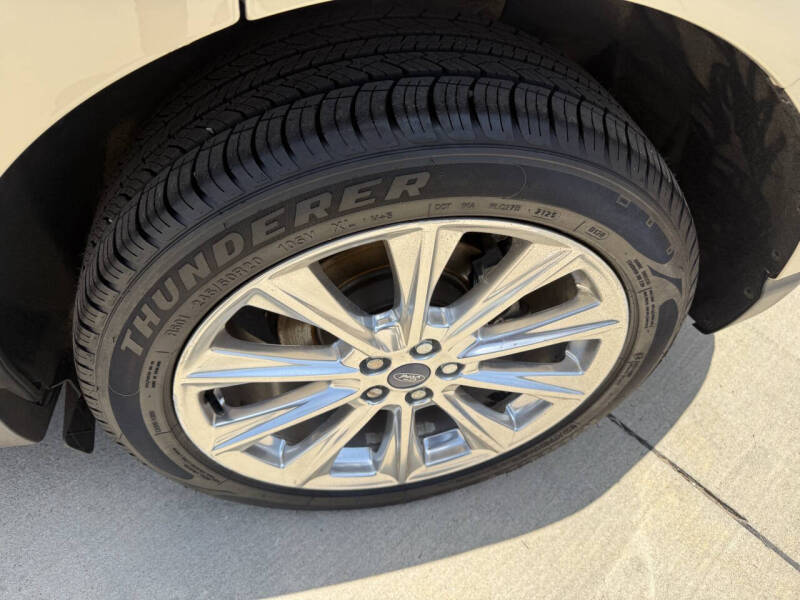2017 Ford Edge Titanium