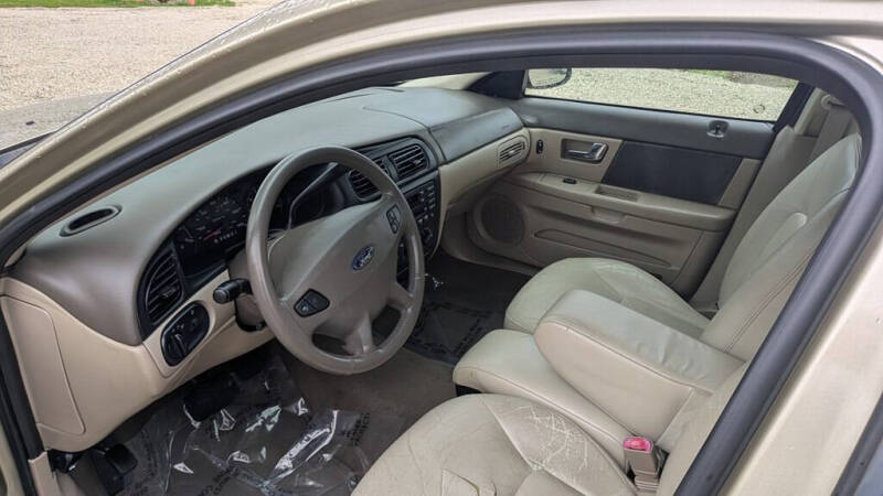 2001 Ford Taurus SE