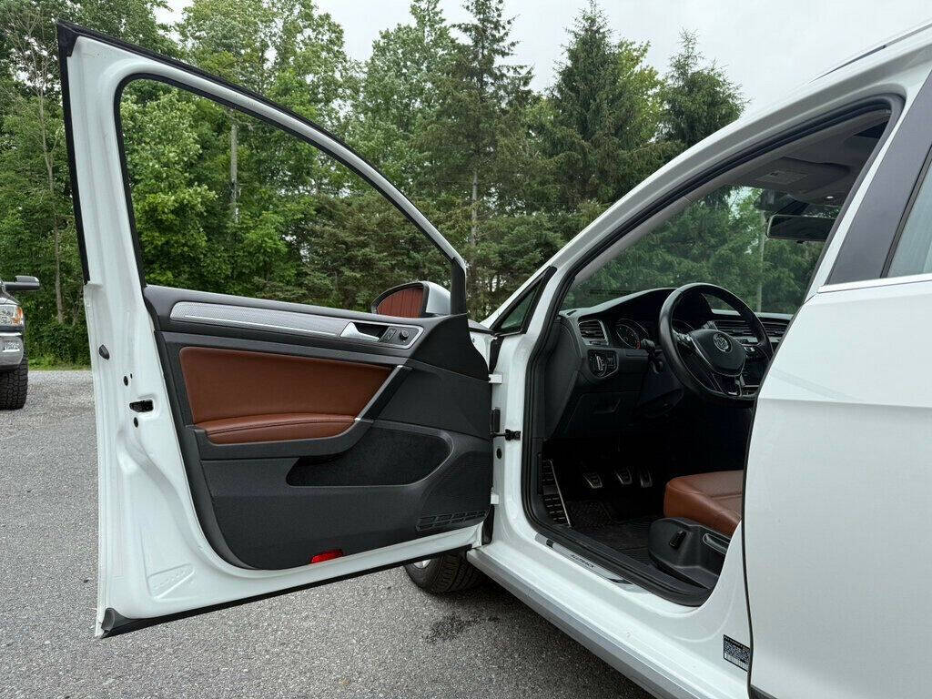 2018 Volkswagen Golf Alltrack 16