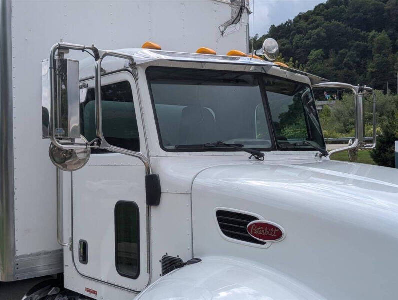2007 Peterbilt 335