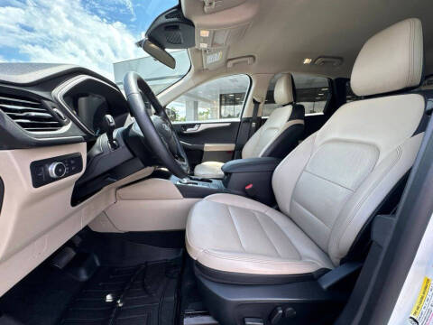 2020 Ford Escape SEL