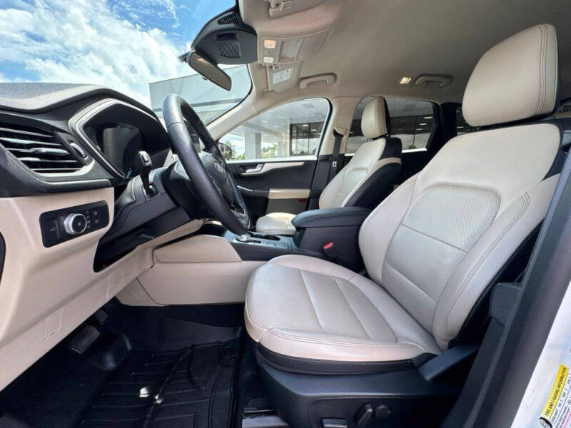 2020 Ford Escape SEL