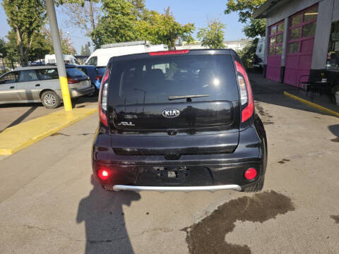 2018 Kia Soul +