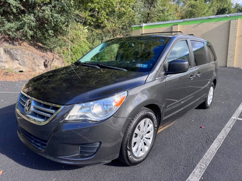 2012 Volkswagen Routan SE