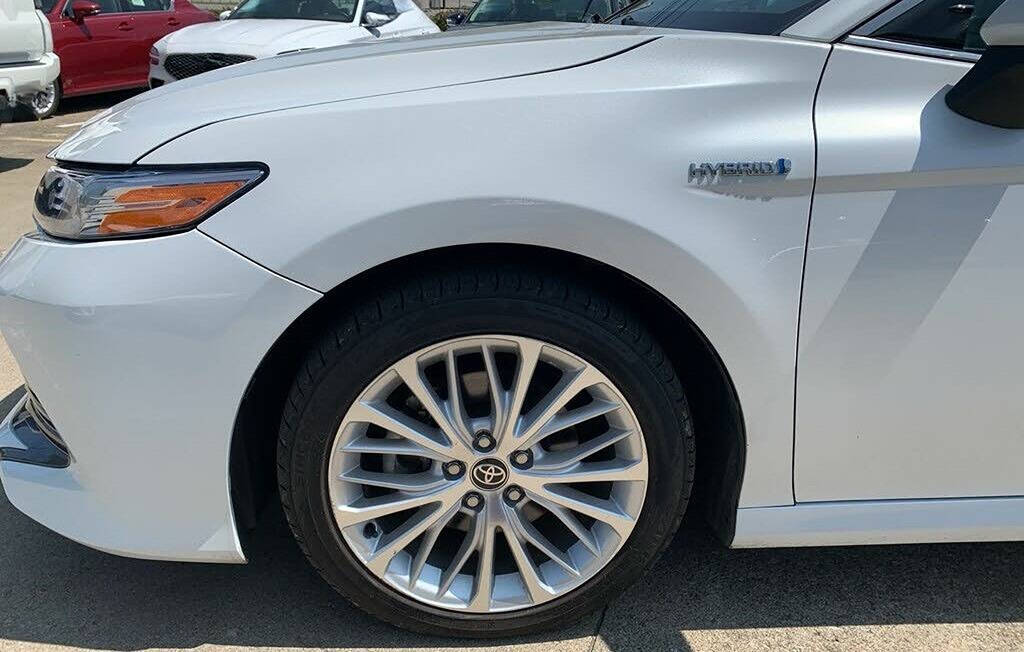 2020 Toyota Camry Hybrid for sale at MAYA WHOLESALE INC in Addison, IL