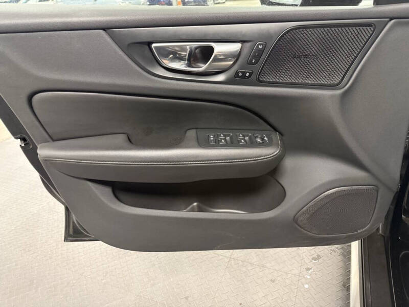 2023 Volvo V60 Cross Country B5 Ultimate