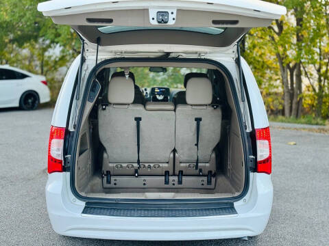 2016 Chrysler Town and Country Touring