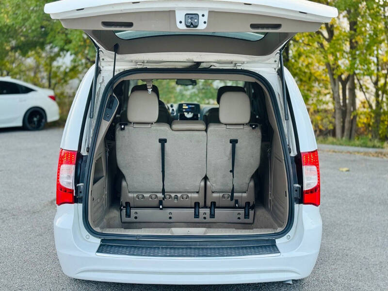 2016 Chrysler Town and Country Touring