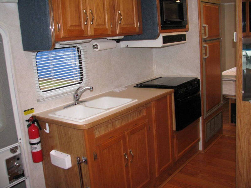 2003 Ford E-Series E-450 SD