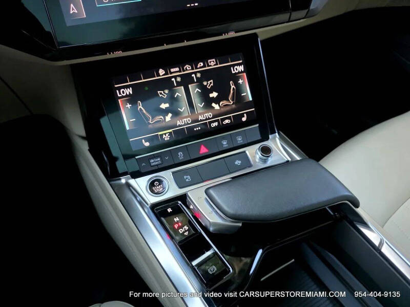 2021 Audi e-tron quattro Premium