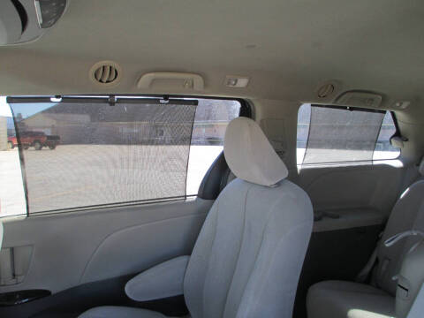 2011 Toyota Sienna LE 7-Passenger Auto Access Seat