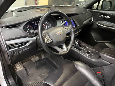 2021 Cadillac XT4 Premium Luxury