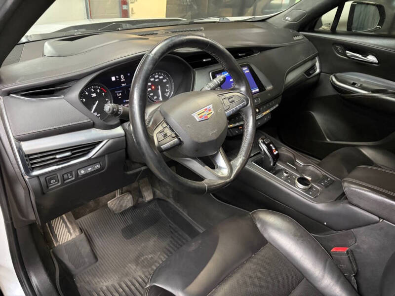 2021 Cadillac XT4 Premium Luxury