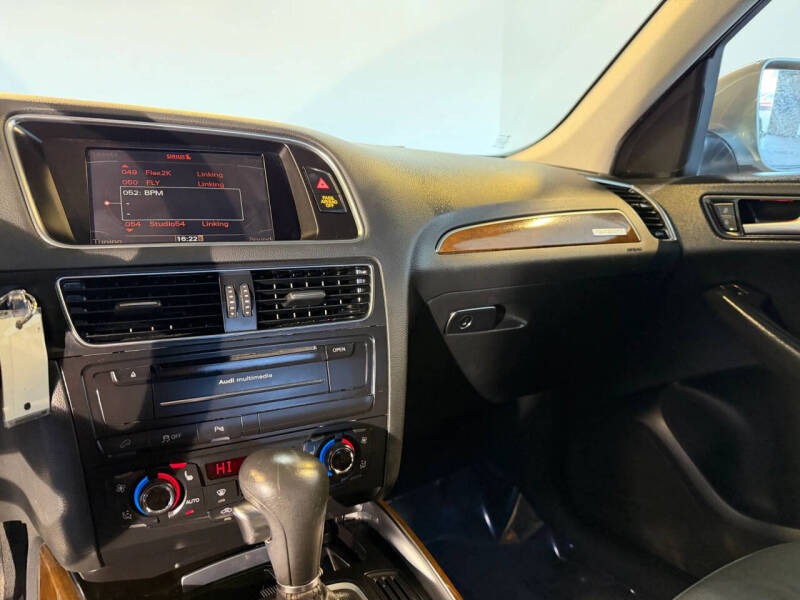 2011 Audi Q5 3.2 quattro Premium Plus