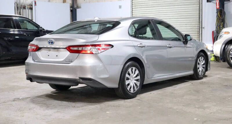 2020 Toyota Camry Hybrid LE