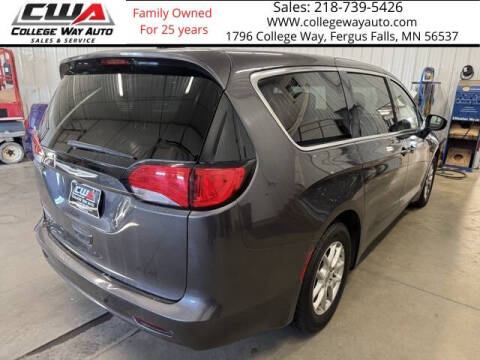 2021 Chrysler Voyager LX