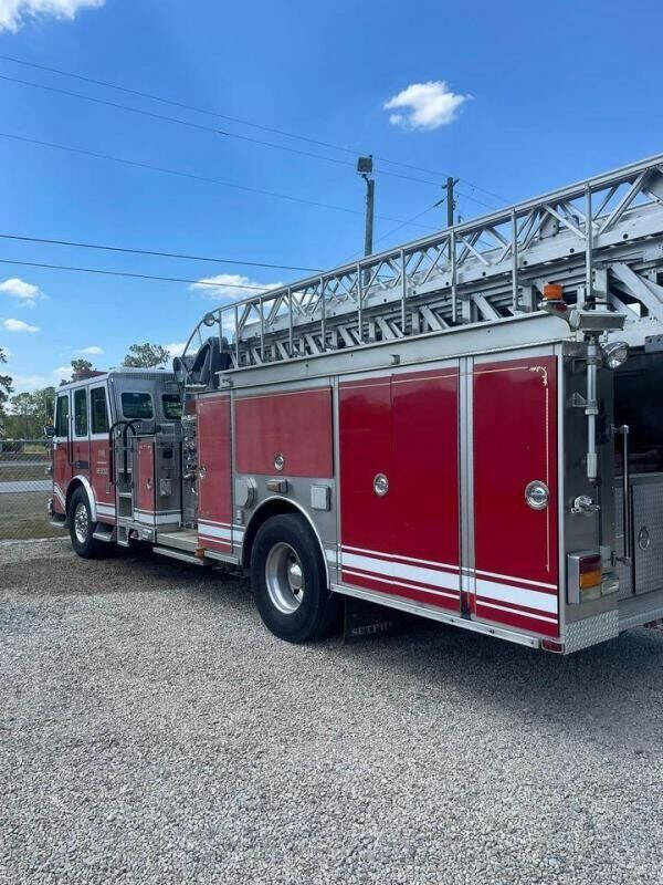 2000 Sutpen Aerial Truck