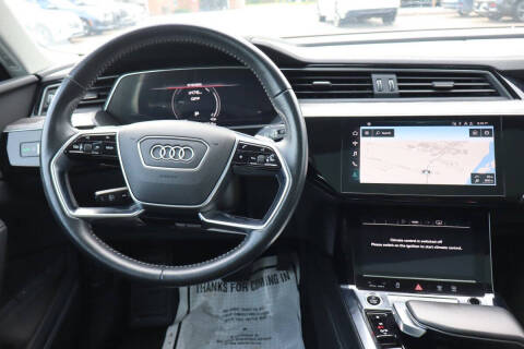 2021 Audi e-tron quattro Premium Plus