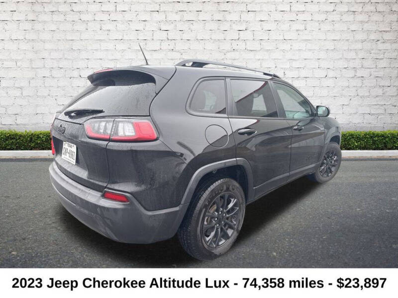 2023 Jeep Cherokee Altitude Lux