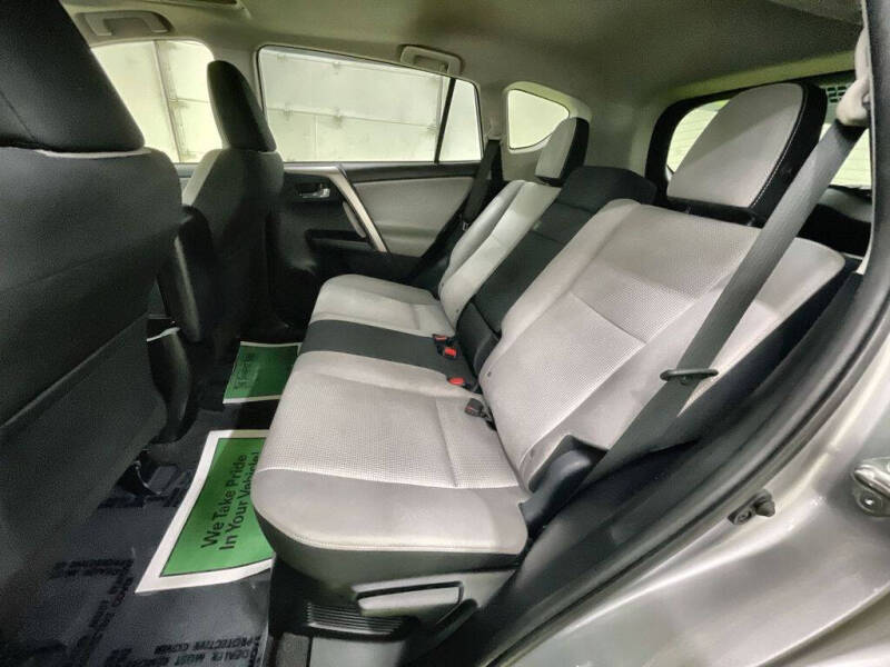 2017 Toyota RAV4 Hybrid XLE