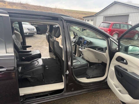 2017 Chrysler Pacifica Touring-L