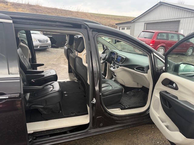 2017 Chrysler Pacifica Touring-L