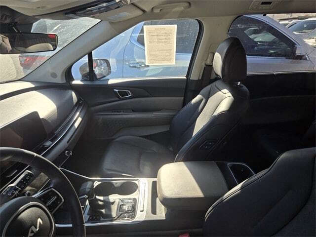 2025 Kia Carnival EX