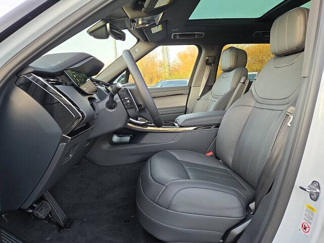 2025 Land Rover Range Rover Sport P360 SE