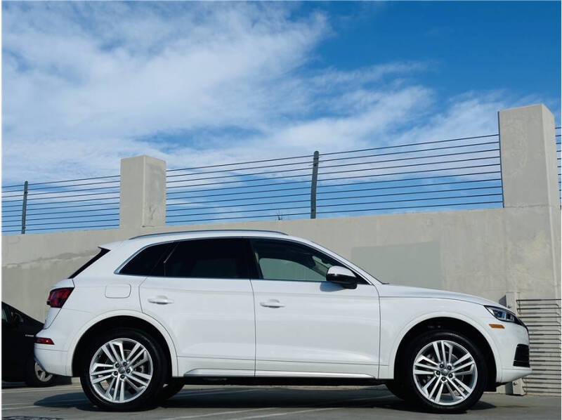 2018 Audi Q5 2.0T quattro Premium Plus