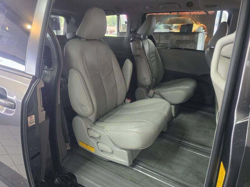 2011 Toyota Sienna XLE 8-Passenger