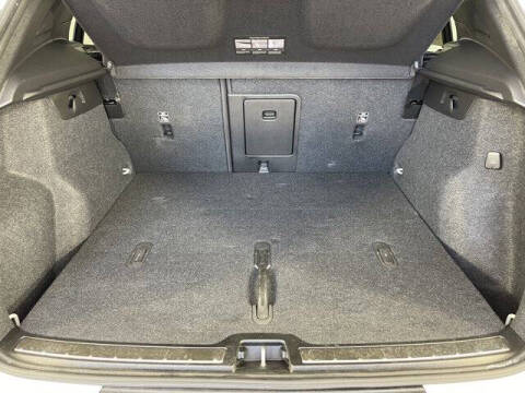 2024 Volvo XC40 B5 Plus Bright Theme