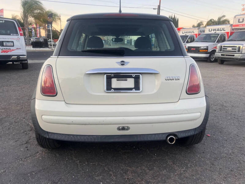 2004 MINI Cooper