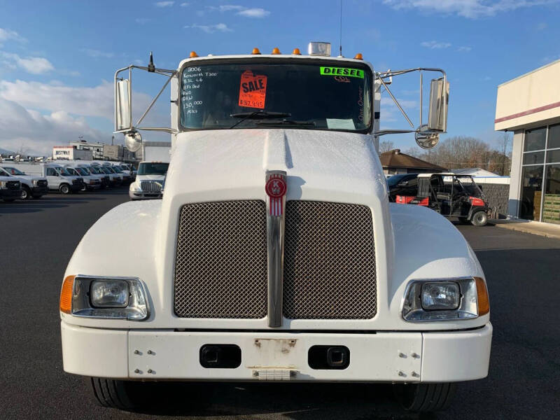 2006 Kenworth T300