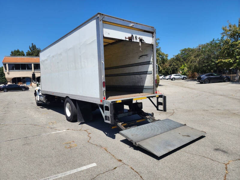 2018 International DuraStar 4300