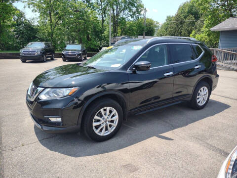 2018 Nissan Rogue for sale at Dave's Car Corner in Hartford City IN