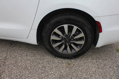 2023 Chrysler Pacifica Plug-In Hybrid Touring L