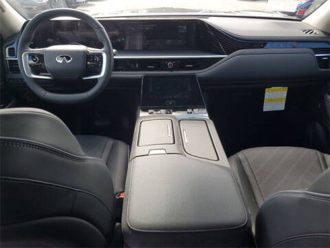 2025 Infiniti QX80 Luxe